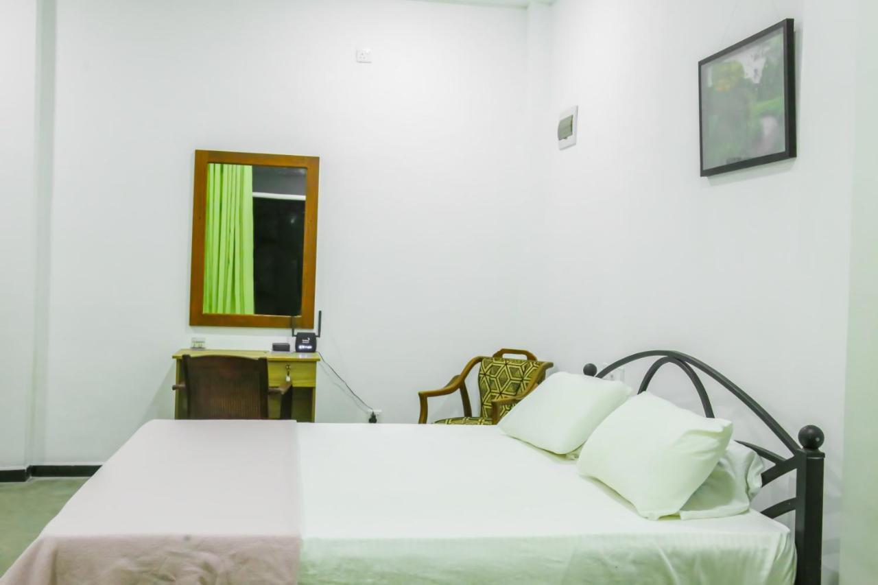 Sandy Palms Guesthouse Hikkaduwa Exterior photo