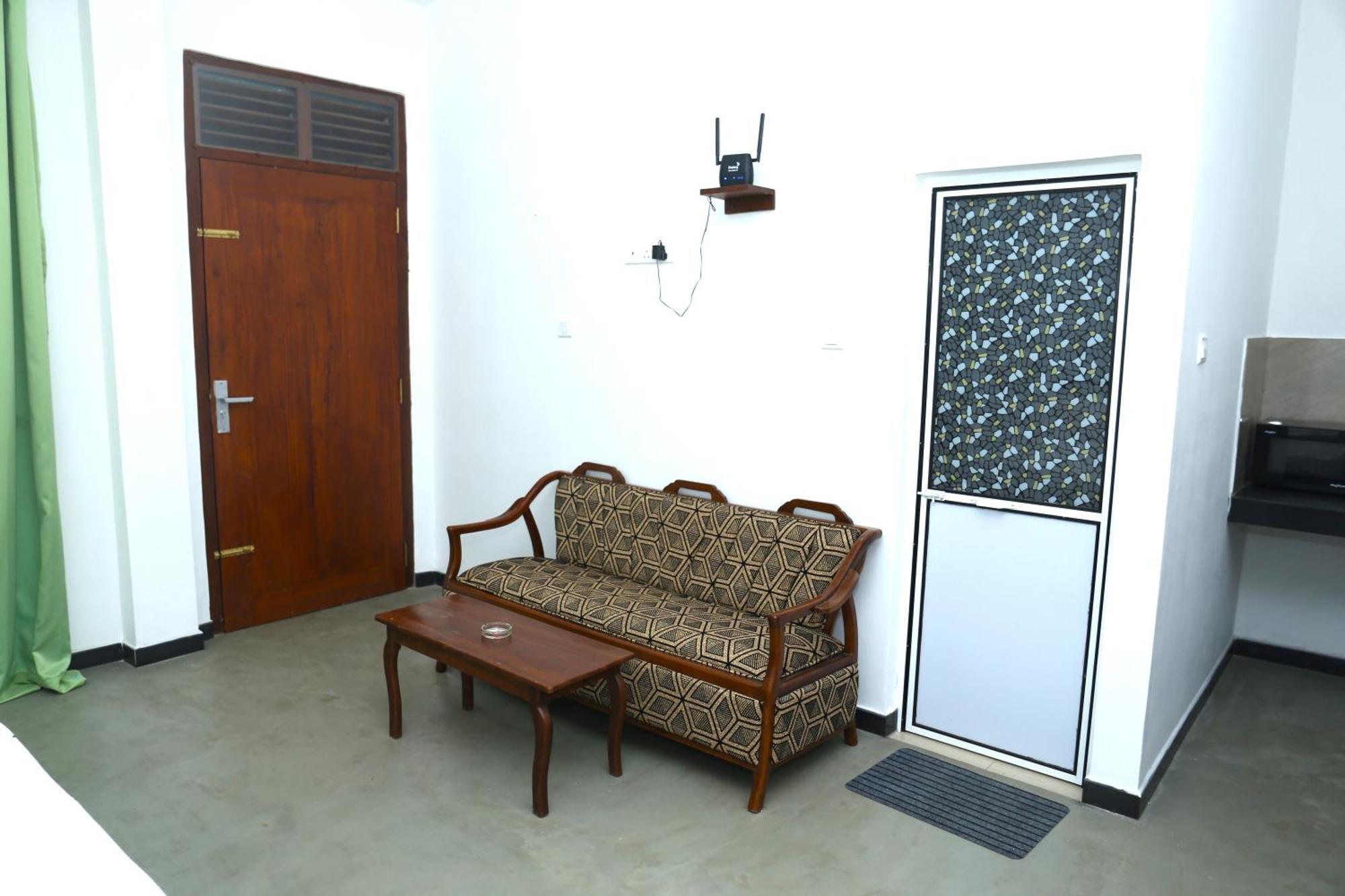 Sandy Palms Guesthouse Hikkaduwa Exterior photo