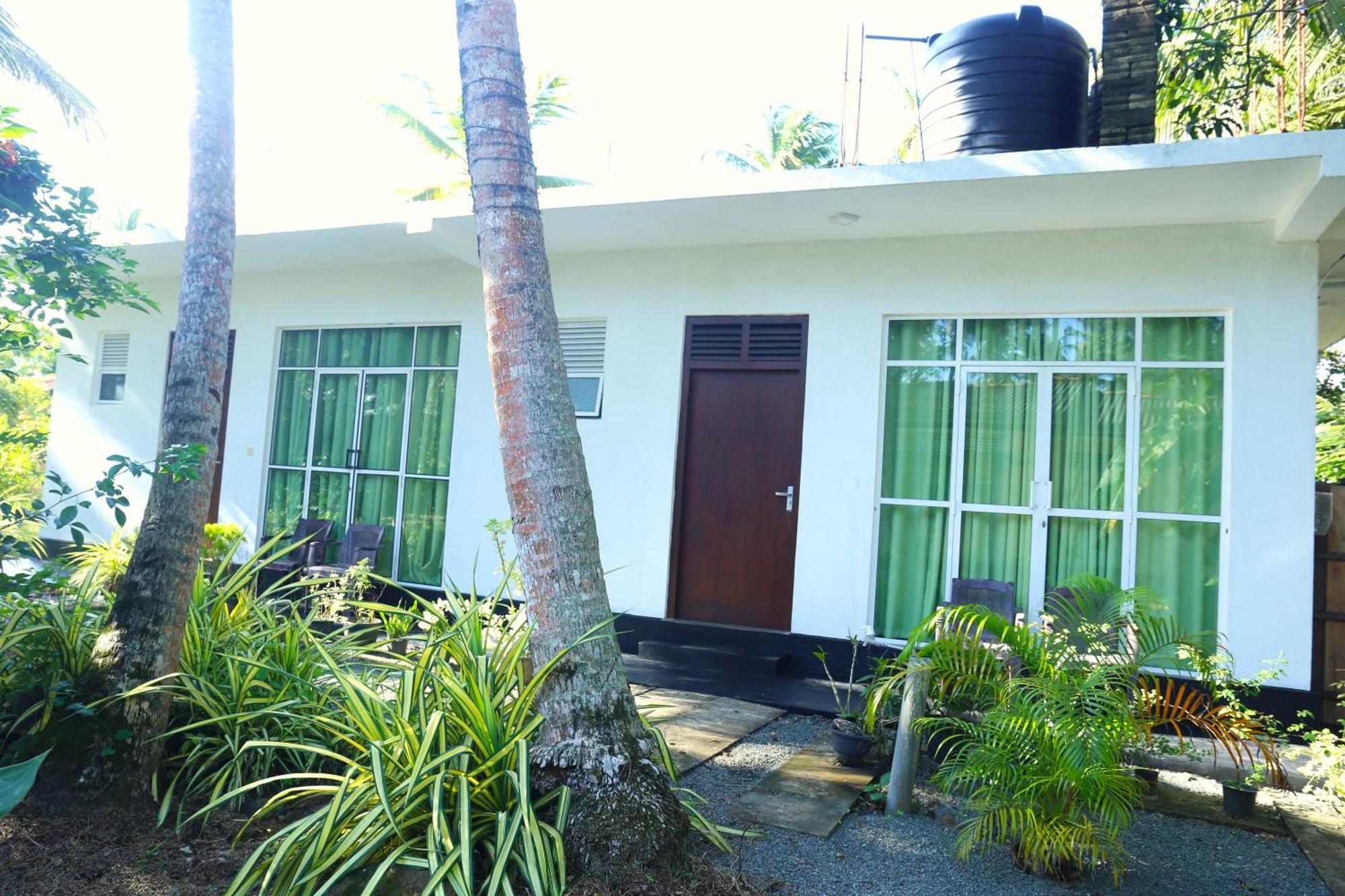 Sandy Palms Guesthouse Hikkaduwa Exterior photo